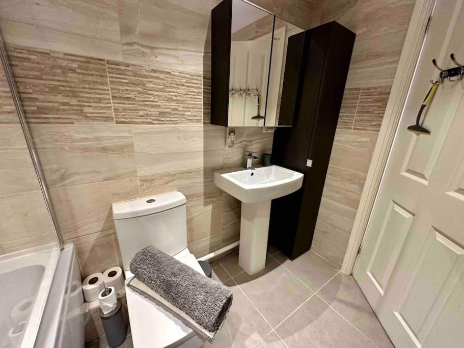 Waterside Mufc & Trafford Centre Townhouse 4 Bedroom Free Parking 曼彻斯特 外观 照片